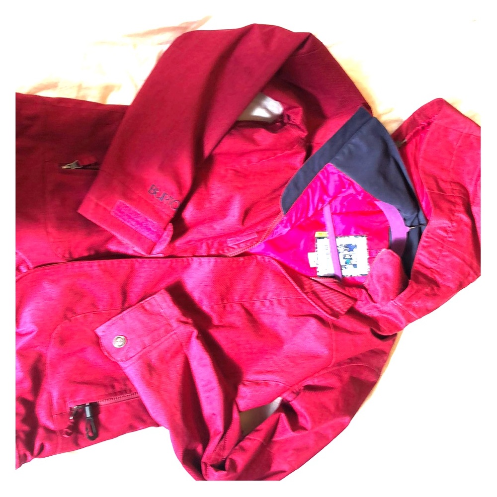 Super cute Burton women’s hooded snowboard jacket